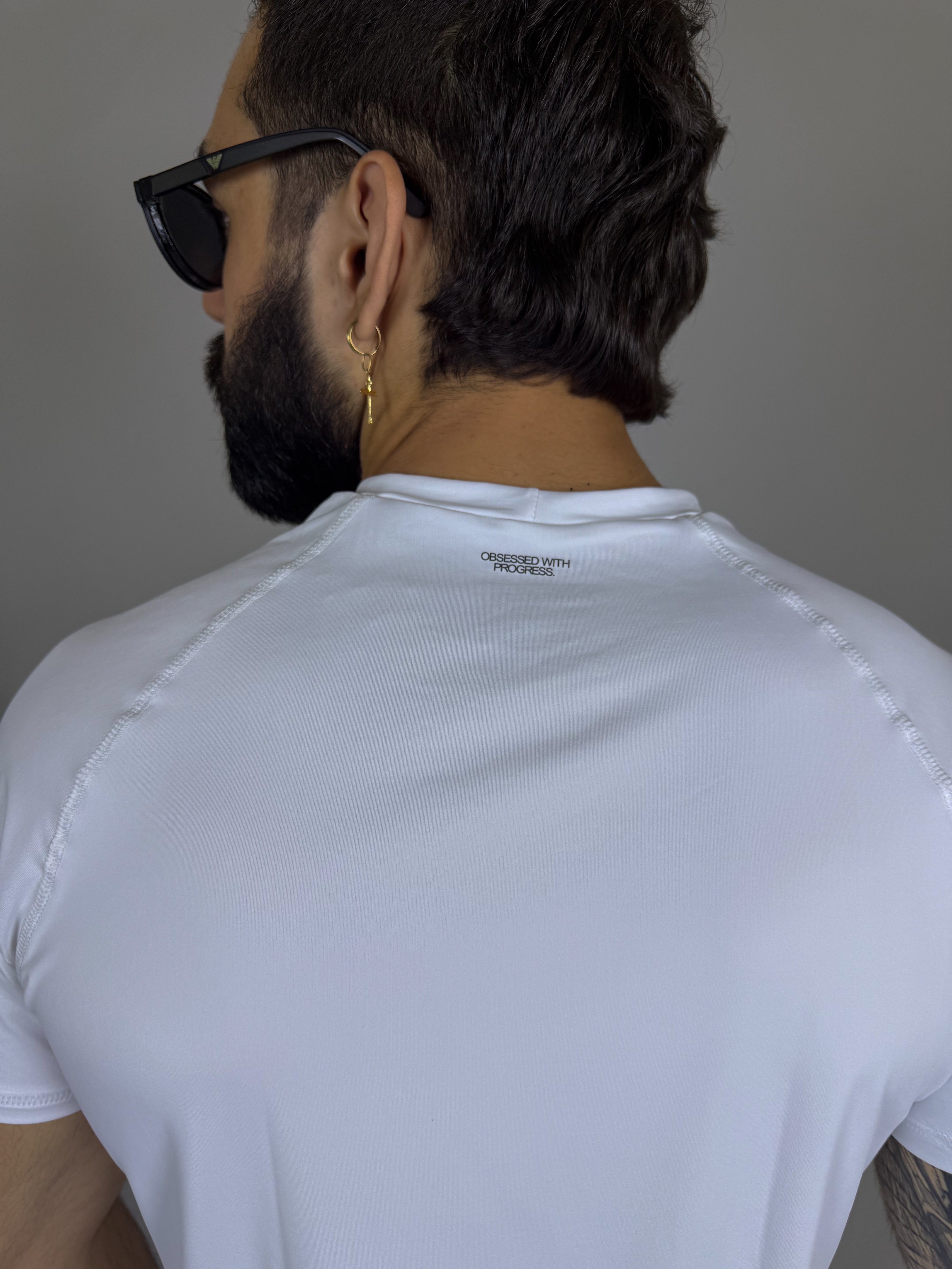 CAMISETA ARMOR PERFORMANCE BRANCA